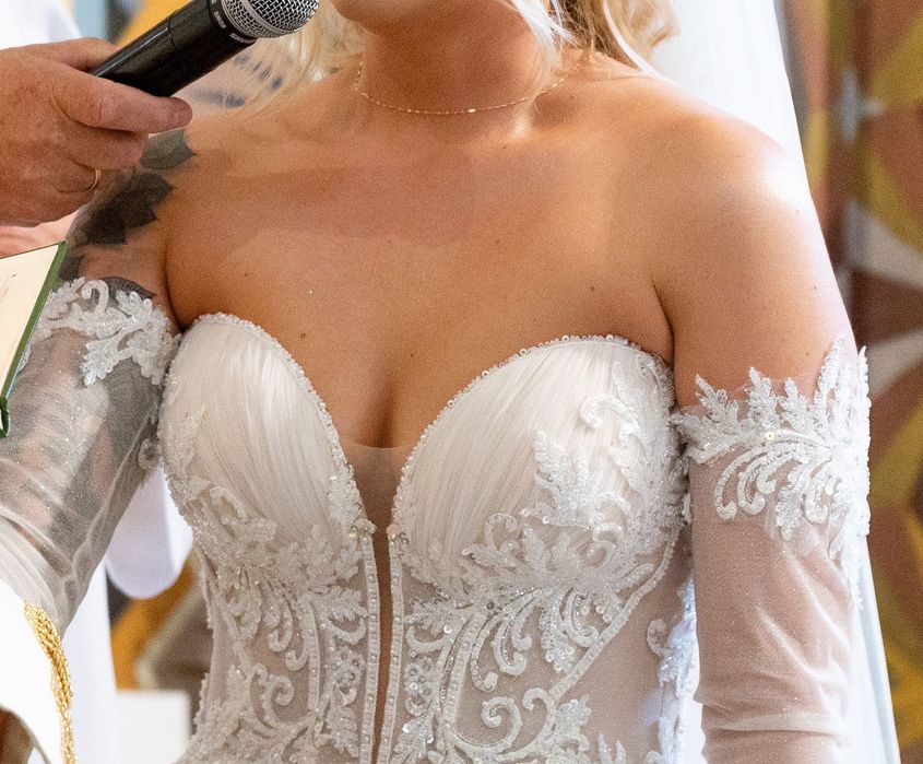 Suknia ślubna z rękawkami błyszcząca gorsetowa rozmiar S/ 170cm+9cm