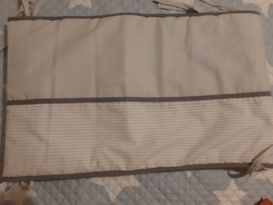 Protetor, edredão e almofada Cama de Grades Seminovo