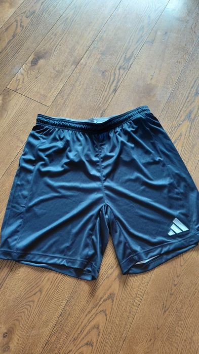 Nowe spodenki adidas L