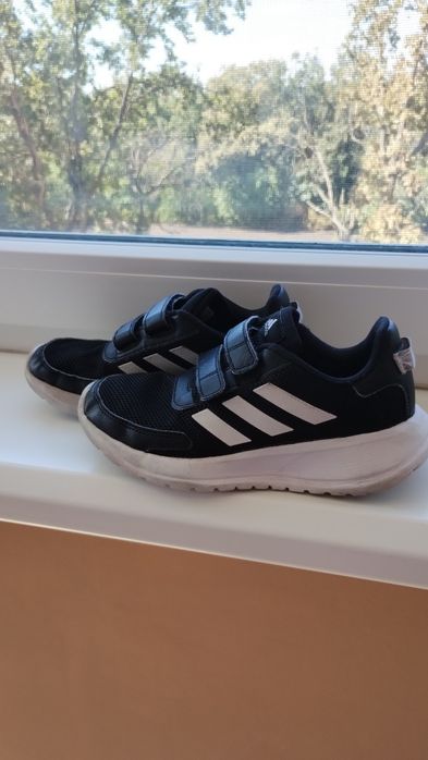 Кросівки дитячі фірми Adidas розмір 33