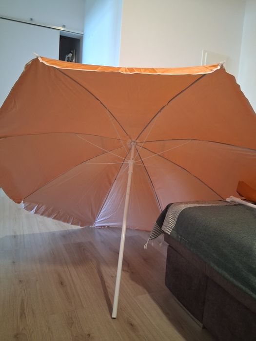 Sombrinha de praia em bom estado