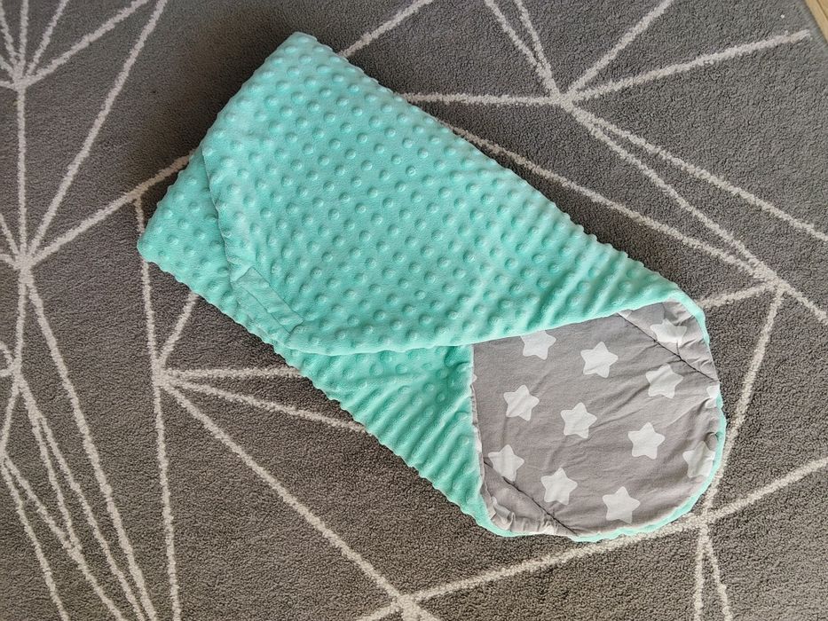Rożek niemowlęcy minky gwiazdki z usztywnieniem