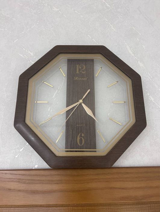 Продам настінний годиник