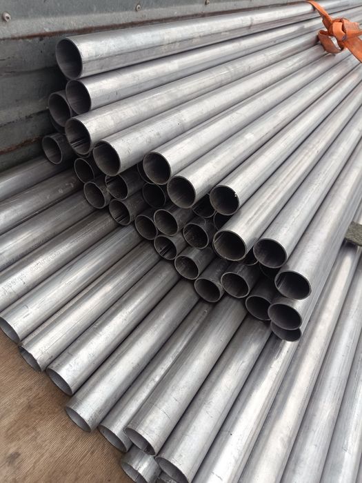 Słupki do siatki ocynkowane