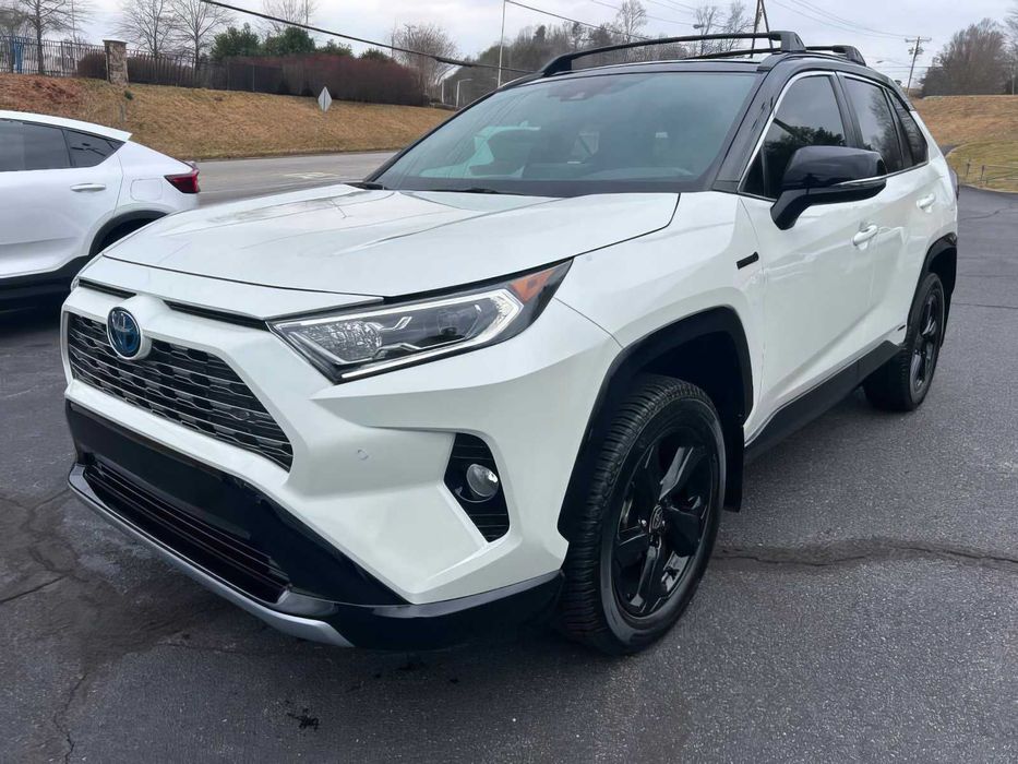 Toyota RAV4 XSE      2021