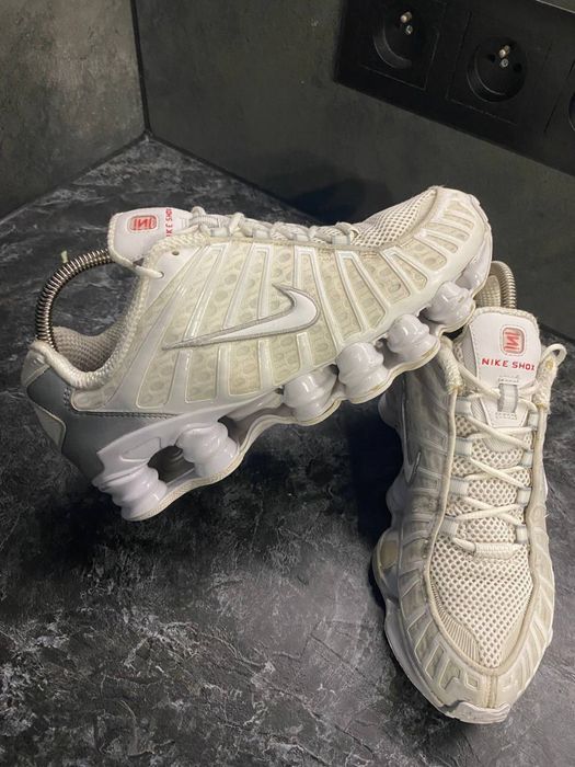 Bytu Nike Shox TL