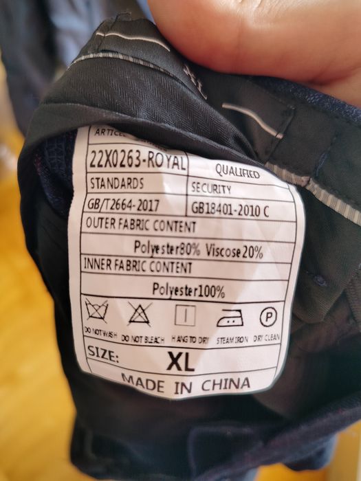 Garnitur granatowy w kratkę