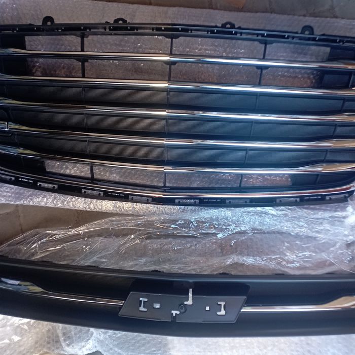 Решітка радіатора гриль нижня Chevrolet Trax 17-22