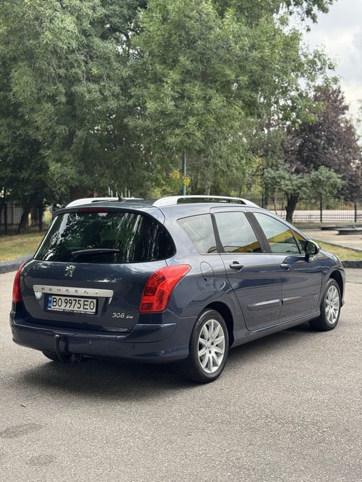 Продаж Peugeot 308 2008 року