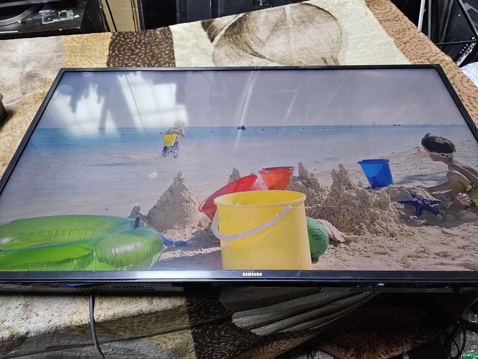 Telewizor 43" 4k Samsung smart tv YouTube Netflix dvbt2 hevc