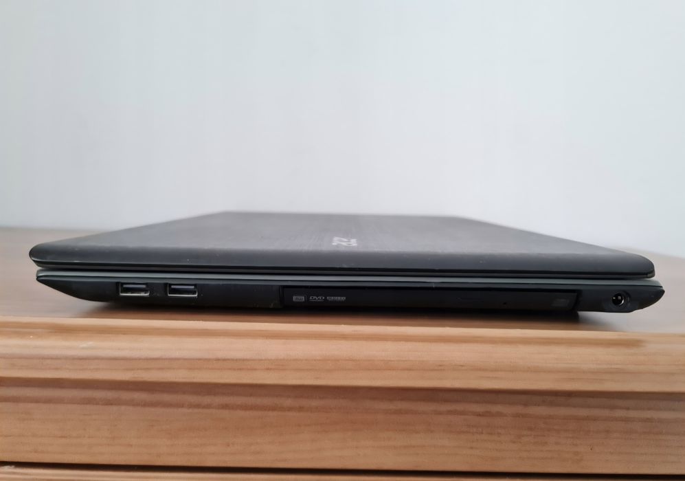 Acer ASPIRE E5-772 17,3" HD+ i3-5005U 8GB/500GB