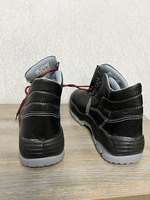 Спецвзуття робоче з металевим носком 38,39р