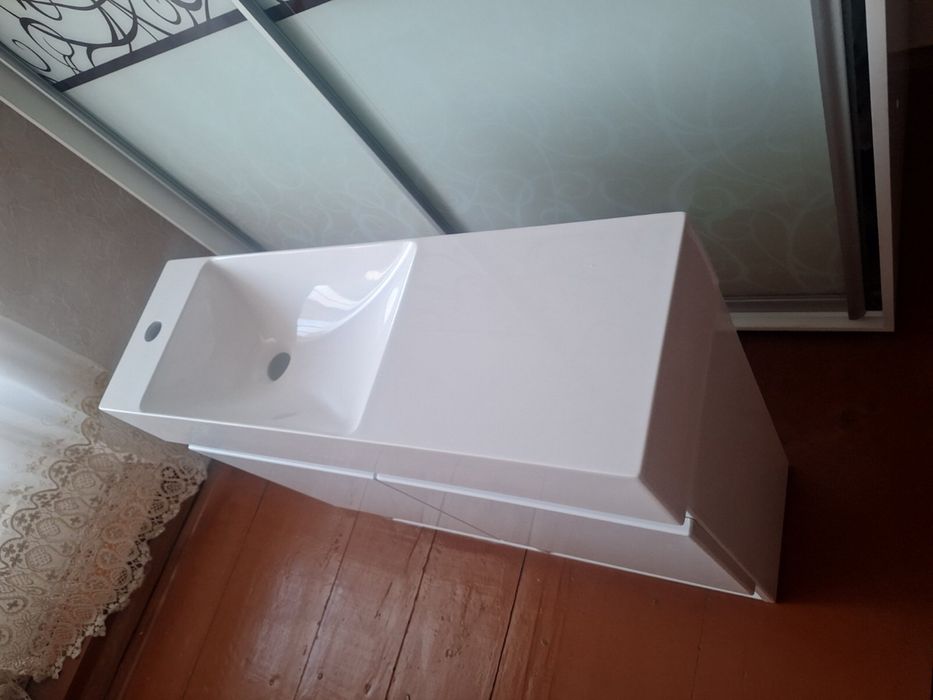 Продам тумбу з умивальніком