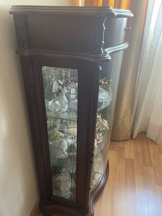 Vitrine em otimo estado