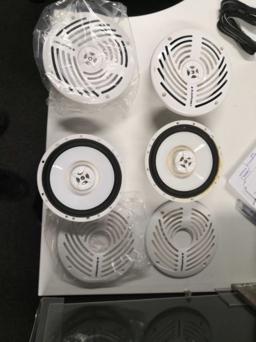 Colunas som Marine Blaupunkt MSx 652