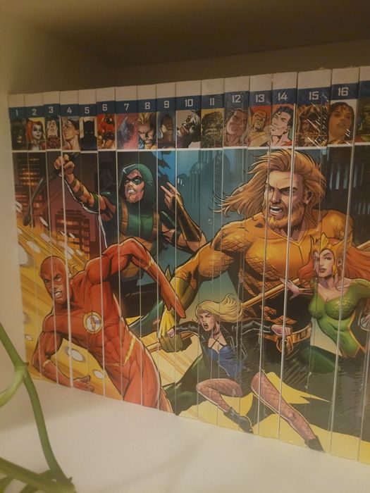 Komiksy Bohaterowie i Złoczyńcy DC i Marvel Orgins- 35 zł szt.