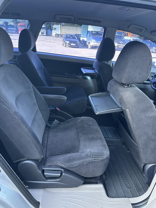 Mitsubishi Grandis 2005 рік Автомат