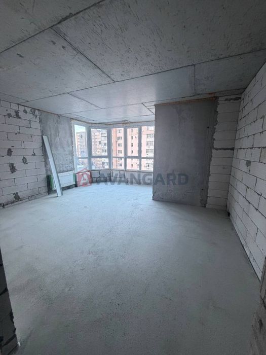 БЕЗ КОМІСІЇ. Продається 3-кімнатна квартира від забудовника.