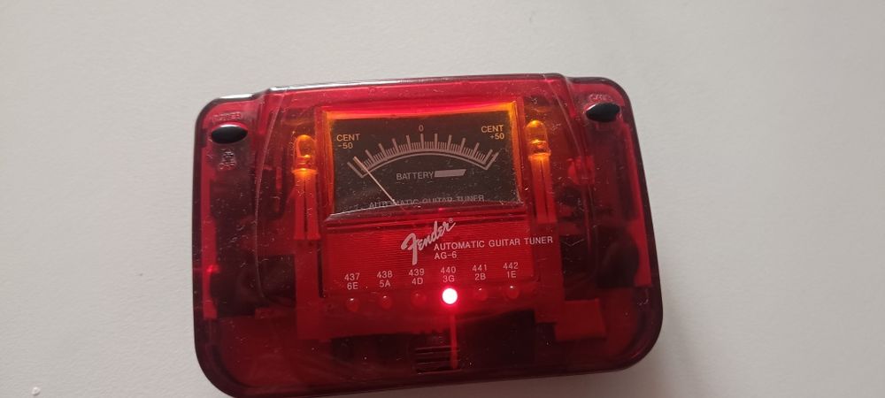 Tuner Fender AG-6 gitara bas
