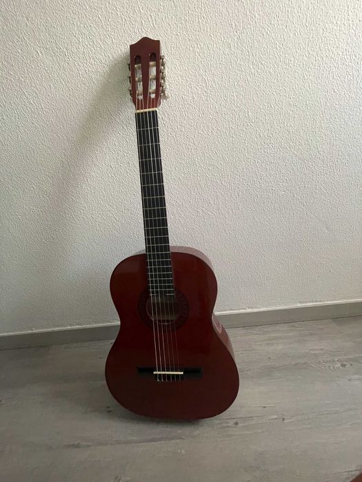 Guitarra Clássica Stagg C542 Starter  (com cordas suplentes e mochila)