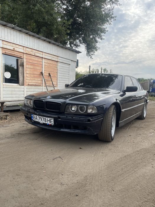 BMW e38 728i, механіка