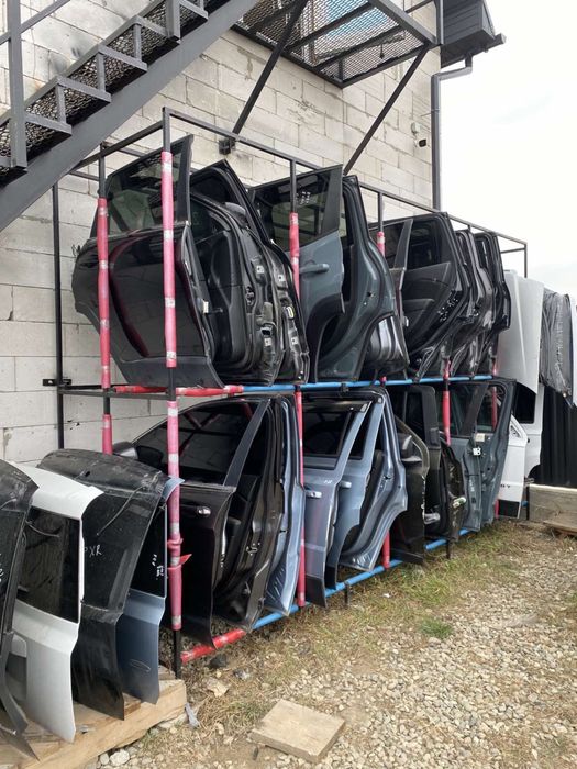 Двері дверь двери Jeep Dodge Compass Patriot Cherokee Dart Renegade