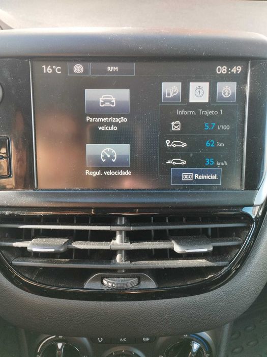 Baixa de Preço — Peugeot 208 1.2 VTi • 2015 NOVO PREÇO: 7500 €