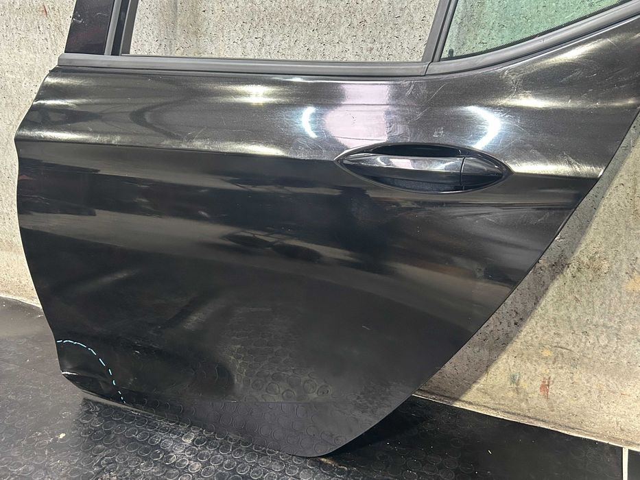 Porta traseira esquerda Opel Astra K (2016)
