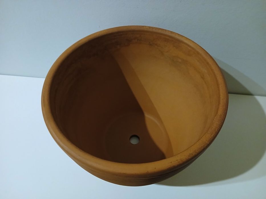 Vaso de barro cónico