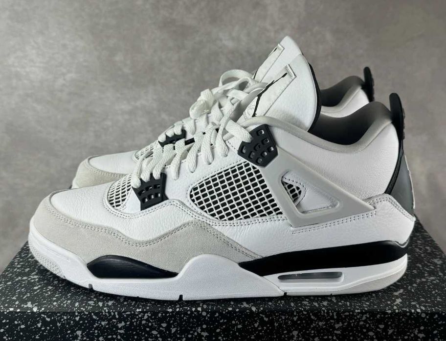 Jordan 4 Retro Military Black R.39
