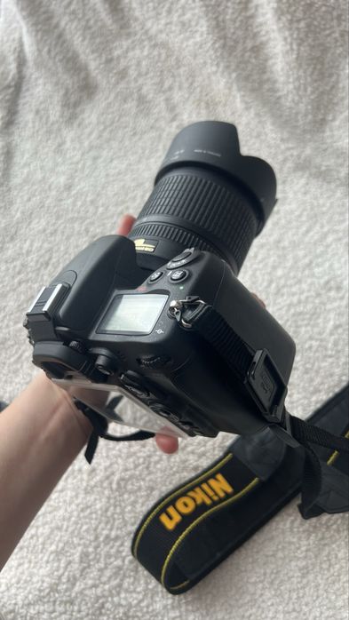 Фотоапарат Nikon D7000