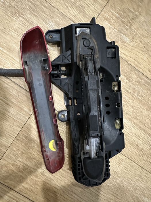 Ручка задня ліва з датчиком audi Q5 80A