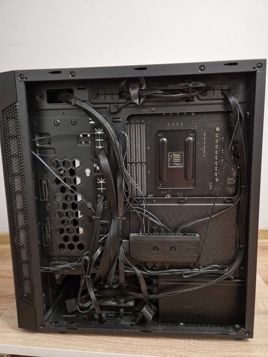 Komputer gamingowy RTX 3070 MSI/Ryzen 5 5600X/16GB/1TB NVMe/AIO Wodne