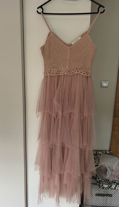 Sukienka tiulowa pudrowy róż Varlesca r. M/L