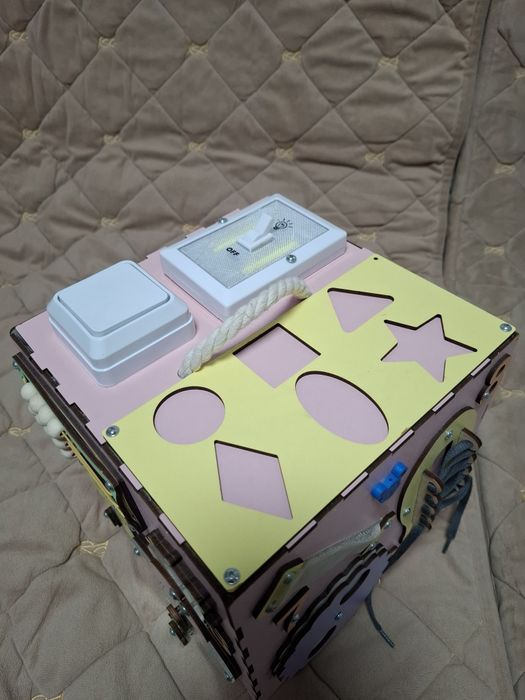 Розвиваючий Бізікуб