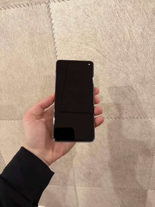 Дисплей Samsung Galaxy S10 с чёрной рамкой