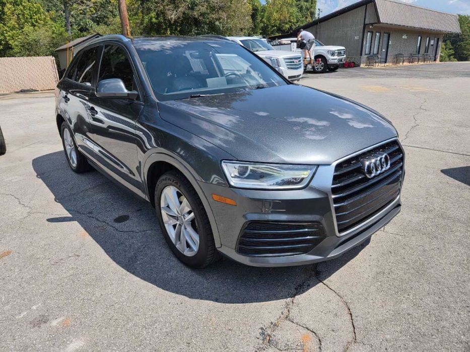 Audi Q3      2018