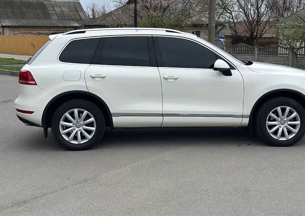 Volkswagen Touareg 2011 VIN WVGFK9BP3BD004425 фото оголошення 7 з 23