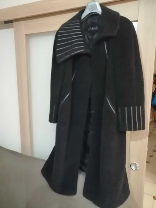 Wełniany damski  zimowy  płaszcz SASKA Fashion