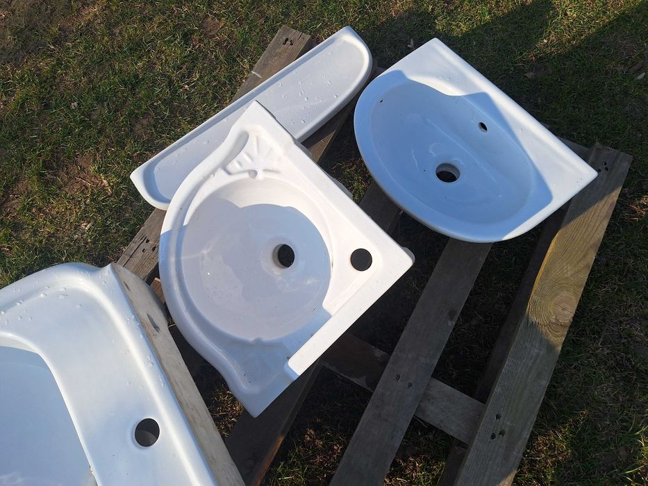 Nowe umywalki ceramiczne 40cm, 37cm (narożna).