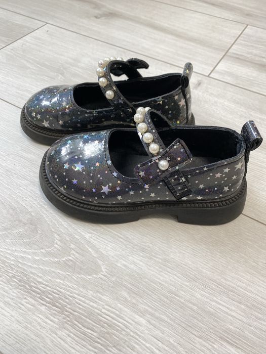 Туфлі для дівчинки