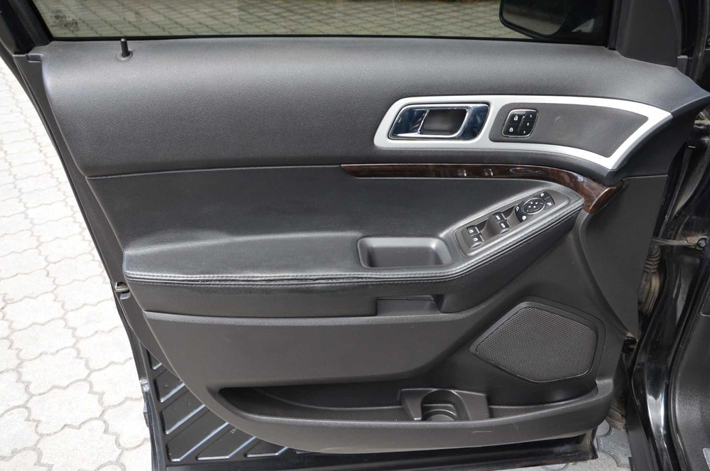Продам FORD EXPLORER 2013 года выпуска