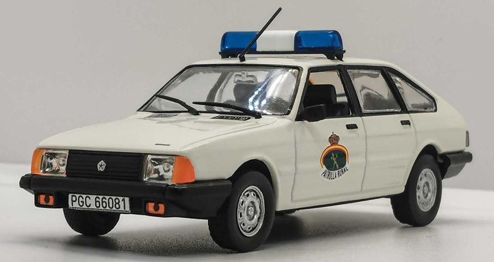Model 1:43 IXO Chrysler 150 Guardia Civil (Hiszpania)