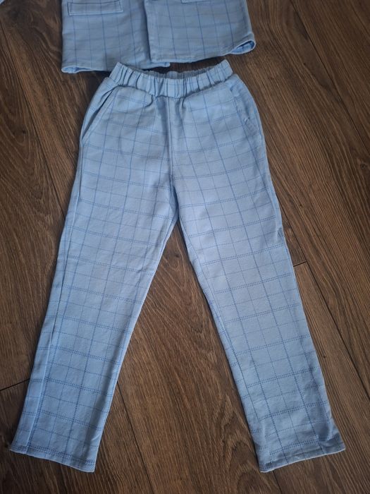 Garnitur chłopięcy niebieski w kratę r. 104/110