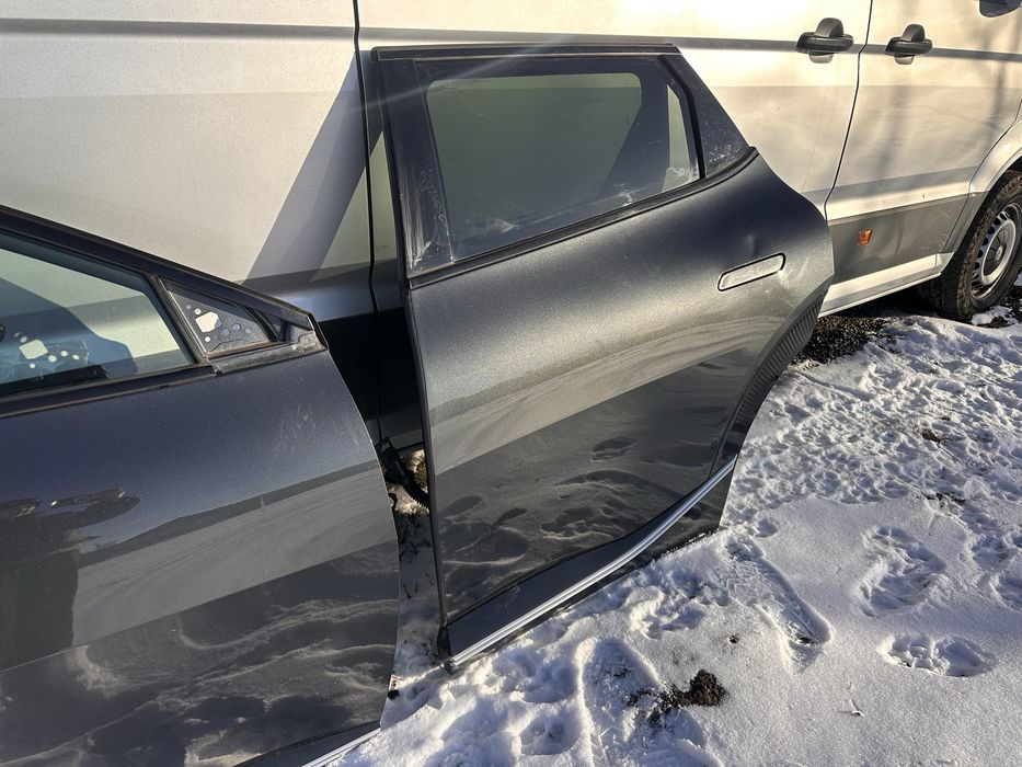 Дверка передня задня права ліва Kia EV6 AGT Wind