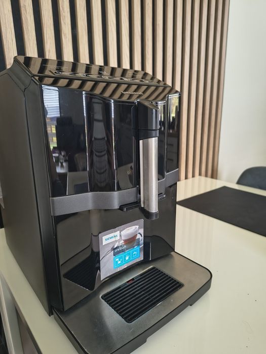 Ekspres Eq3 s100