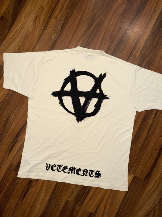 Vetements Anarchy Tee