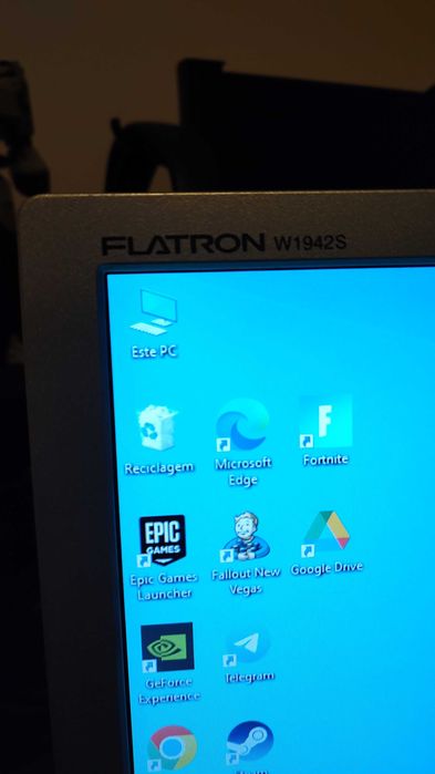 Monitor LG  Flatron w1942s - Cinzento (19")