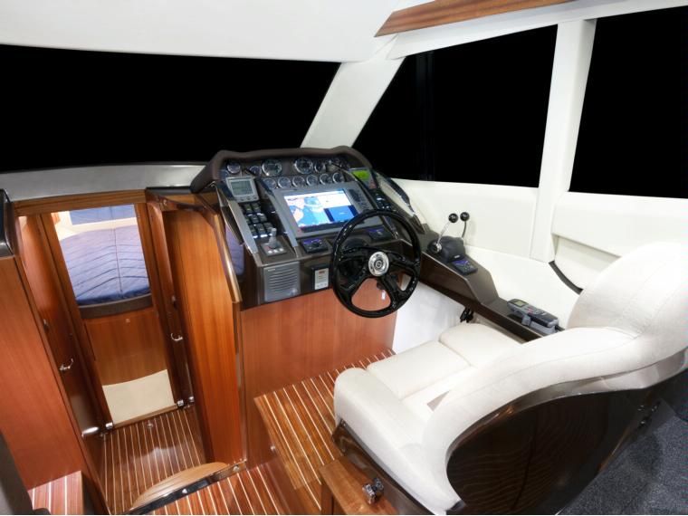 Яхта Galeon 340 FLY