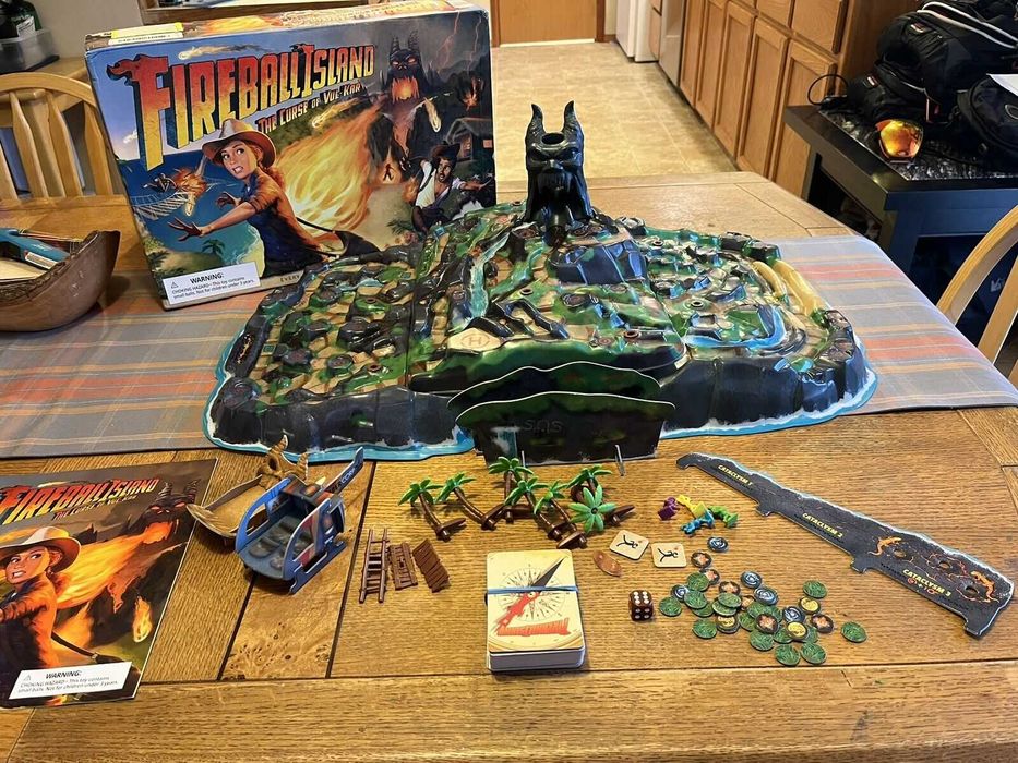 Fireball Island: The Curse of Vul-Kar board game jogo tabulero